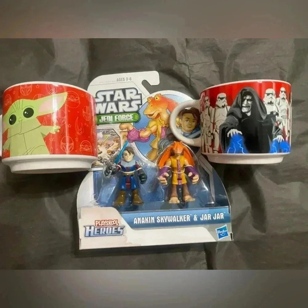 Star Wars Bundle - Two Coffee, Hot Chocolate or Tea Mugs & Hasbro Playskool Hero - Picture 1 of 9